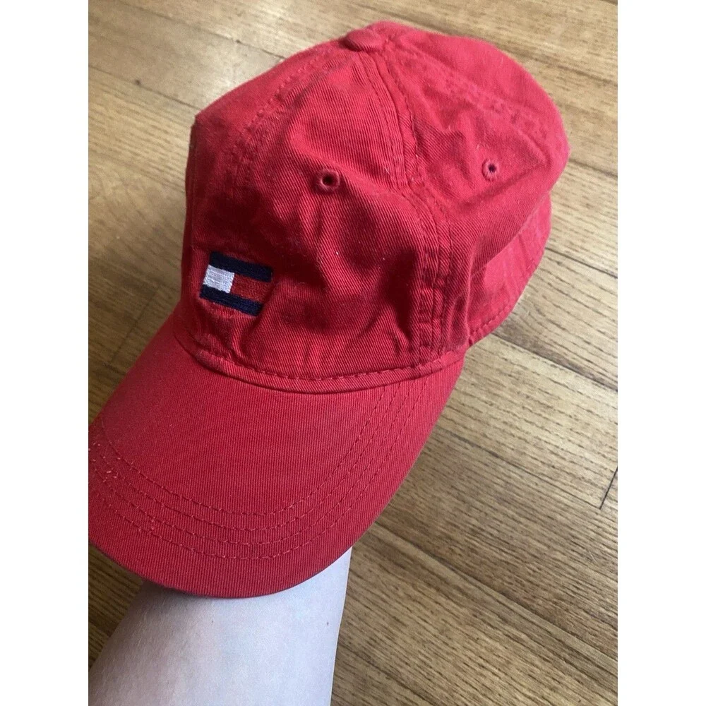 Tommy Hilfiger style adjustable baseball